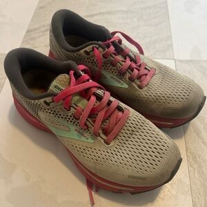 Brooks Ghost 14 Running Sneaker, Women's Size 7.5, Grey/Pink